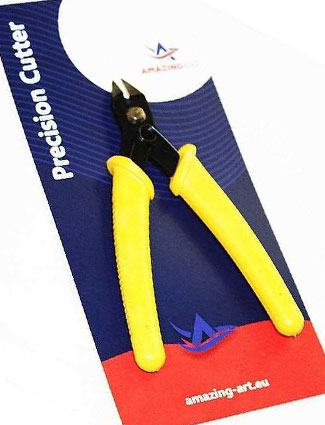 Vyštipovacie kliešte na plast