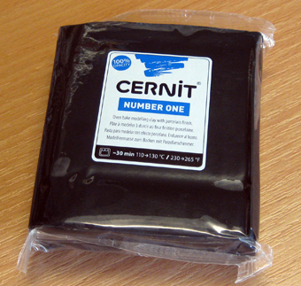 Cernit - čierny