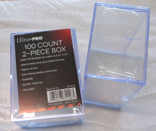Plastová krabička na 100 kartičiek priehľadná