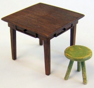 Stôl a stolička